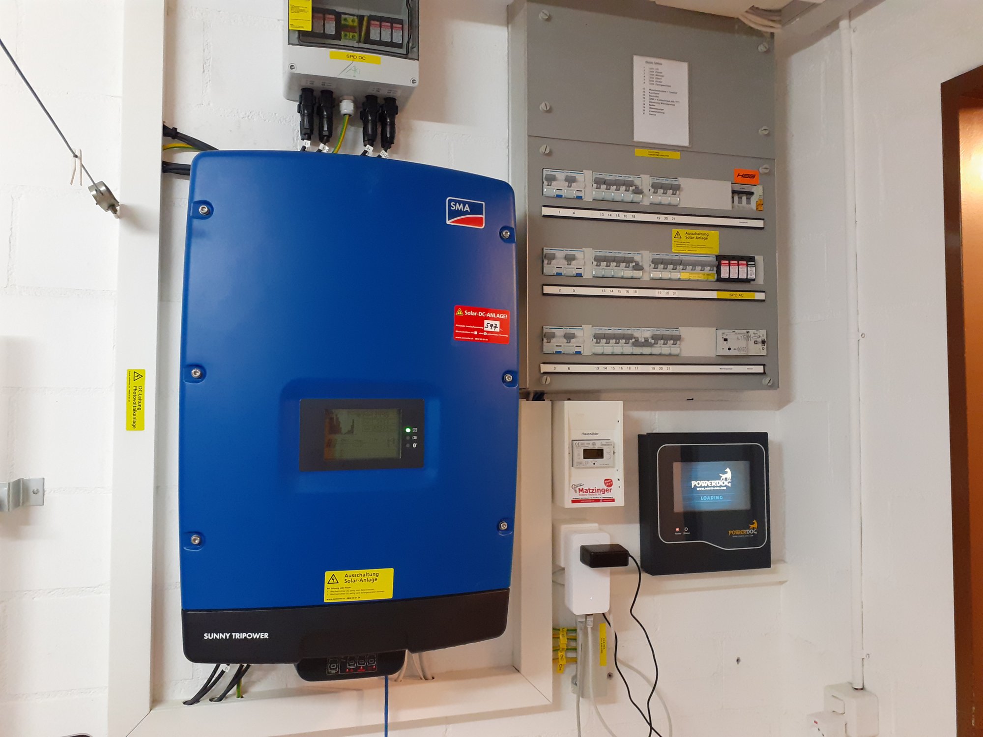 PowerDog mit Solaranlage aufladen Elektroauto Ladestation