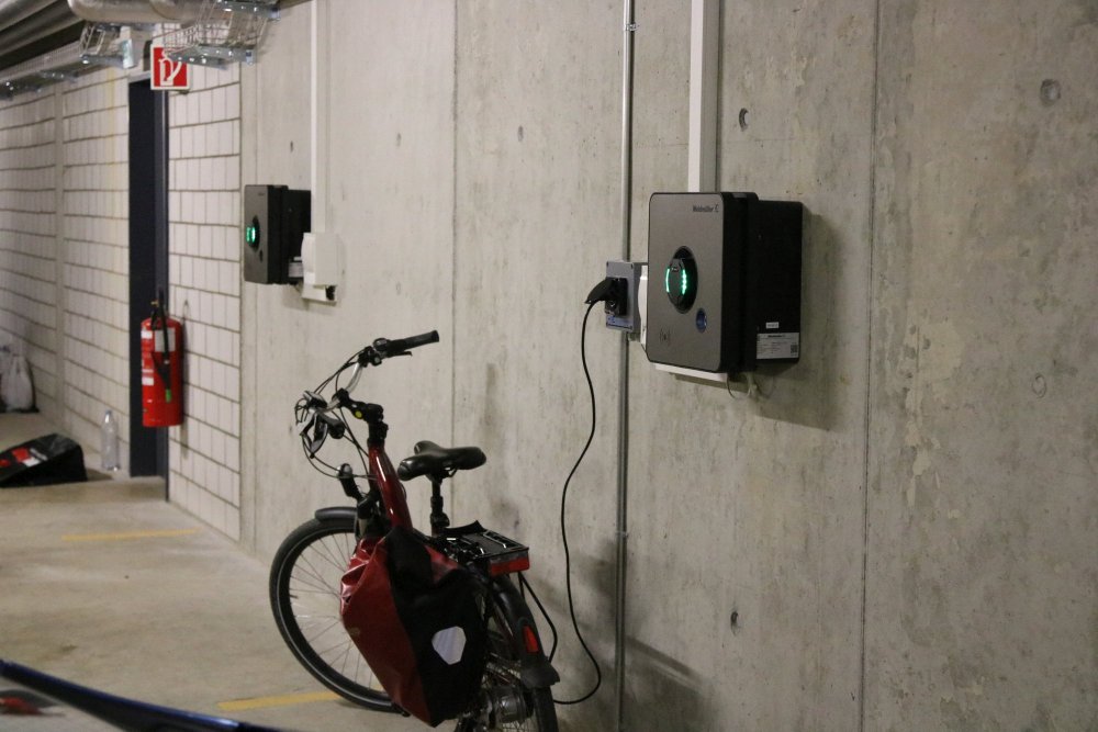 Elektroauto und E-Bike Ladestation Tiefgarage dynamisches Lastmanagement